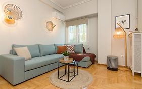 Spacious 2 Bedroom Apartment In Koukaki